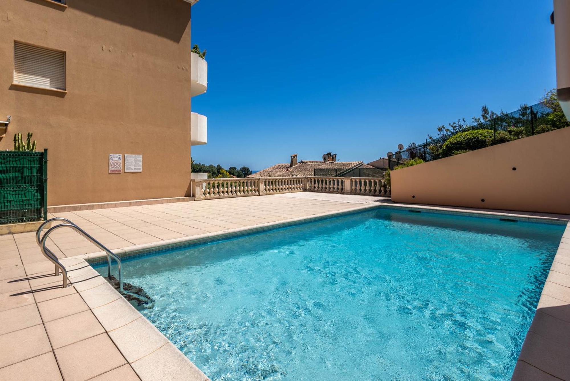 Mon Appart Avec Terrasse Et Piscine Roquebrune-Cap-Martin Exterior foto